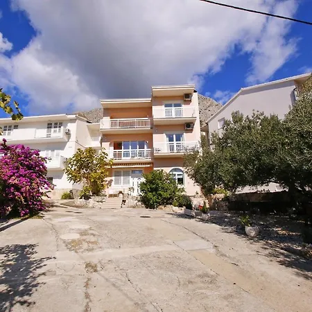 Apartment Apartments By The Sea Duce, Omis - 7576
