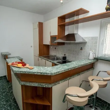 Apartments By The Sea Duce, Omis - 7576 *