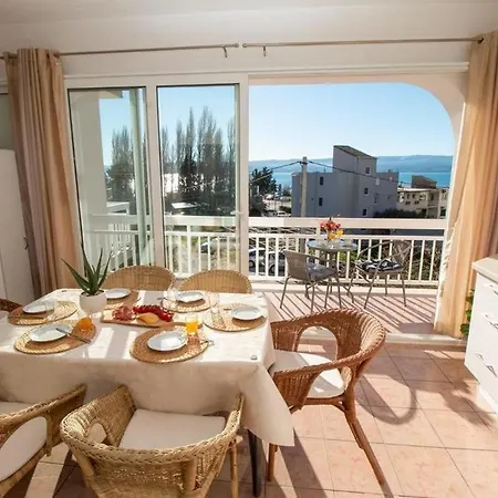 Apartment Apartments By The Sea Duce, Omis - 7576