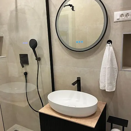 Apartman Apartments By The Sea Duce, Omis - 7576 Duce